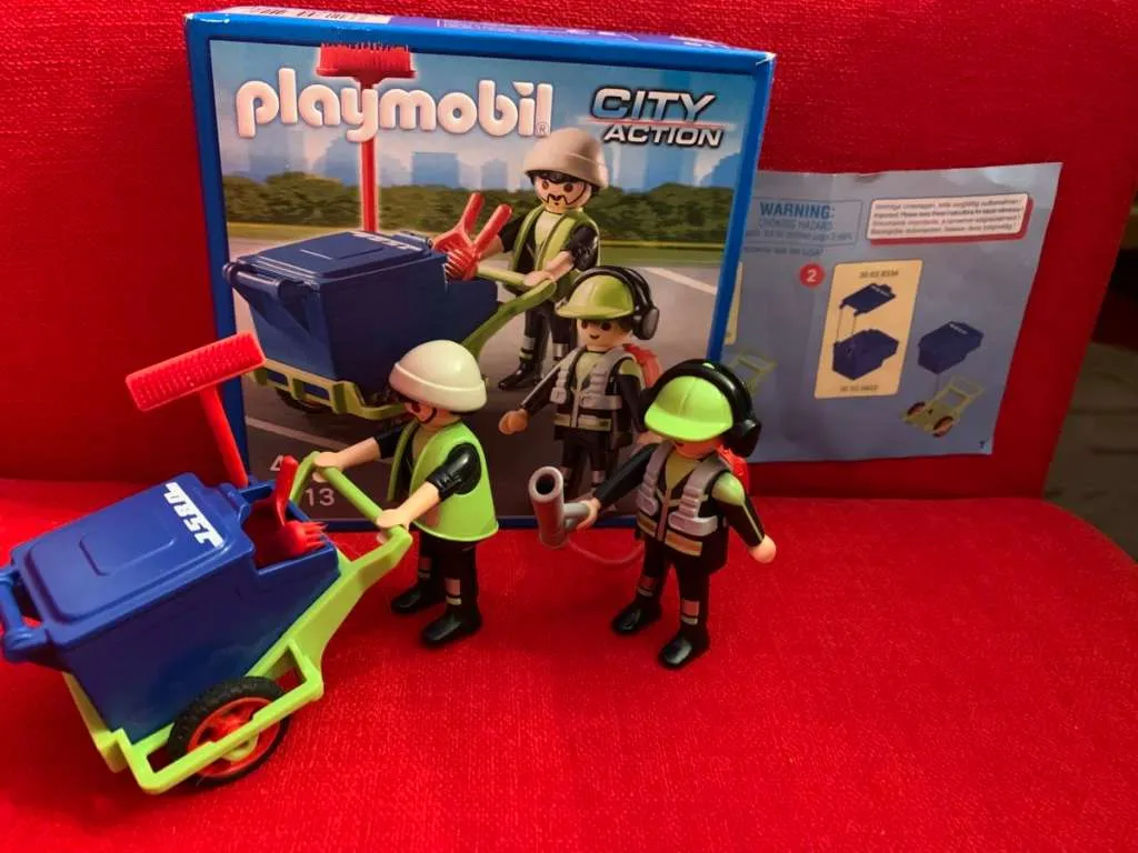 PLAYMOBIL Stadtreinigungs-Team – Spielset Mit Mülltonne & Laubbläser
