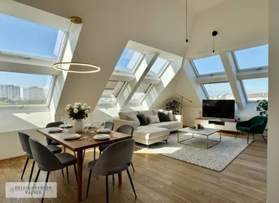 TRAUMHAFTE AUSBLICKE /// HOCHWERTIGE DACHTERRASSENWOHNUNG /// JACQUINGASSE