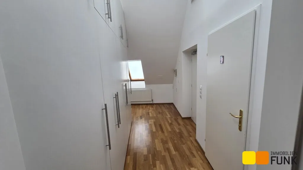 Altbaubüro mit großzügigen Räumen - Ansicht 3