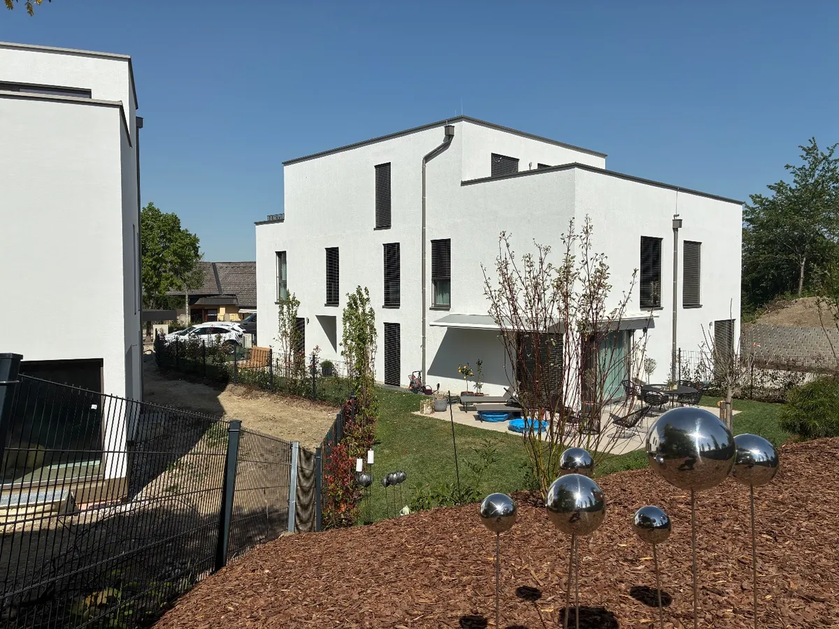 TREETOP BADEN - RASCH BEZUGSFERTIG - IHR NEUES 4 ZIMMER TOWNHOUSE MIT GROßEM KELLER IN DER KAISERSTADT BADEN - Ansicht 2