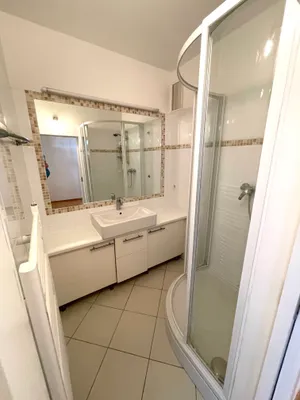 Helle 2 Zimmer Wohnung in ruhiger Lage in der Hofzeile (provisionsfrei!) – Bild 3