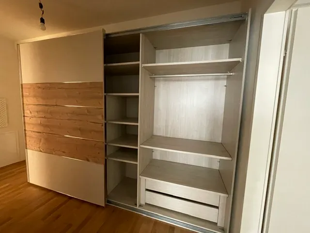 XXXLutz Kleiderschrank mit Schwebetüren / Schiebetüren, € 590,- (1150 Wien)