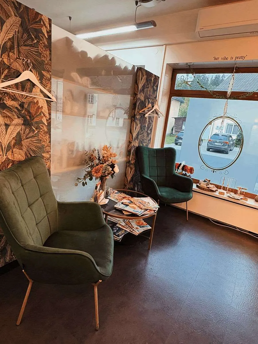 Top Friseursalon komplett eingerichtet - sofort starten. Stammkunden möglich- Ablöse auf Anfrage / Ab 1.1.2026 steht ein komplett ausgestattetes Friseurgeschäft zur Übernahme bereit. - Ansicht 3