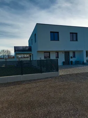 6-Zimmer-Haus mieten in Tulln – 136 m², € 1.690 – Bild 1 von 19