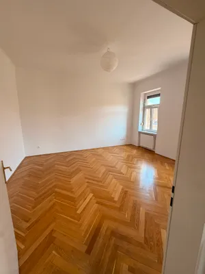 Helle 3 Zimmer Altbau Wohnung 4. Stock | KEIN Lift – Bild 3