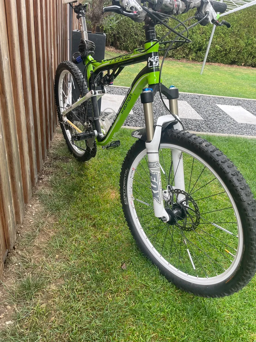 mtb reifen 2.5 Set: 2 x Schwalbe Rapid Rob White Stripes 26x2.25 + Conti Schläuche Rennradventil Sport & Freizeit Der 12. Bike Lovers Kapuzenhoodie Größe:30x40cm
