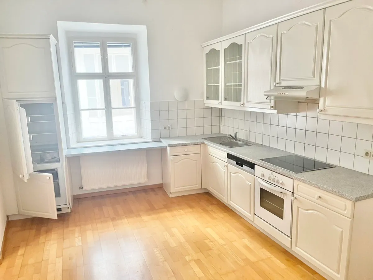 Charmante 2-Zimmer-Altbauwohnung mit Gewölbedecken & offener Wohnküche in Perchtoldsdorf - Ansicht 2
