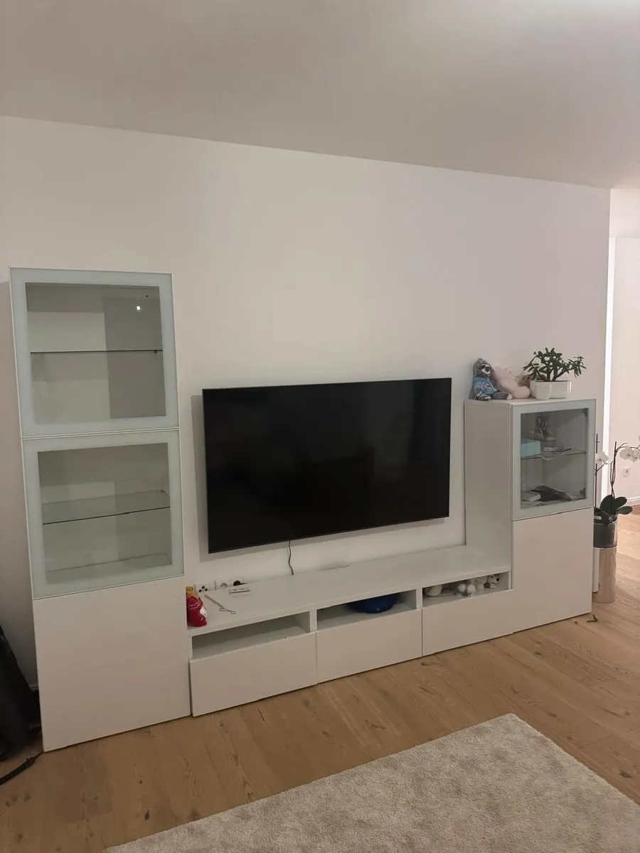 IKEA BESTÅ Wohnwand / TV-Möbel in Weiß - neuwertig - komplett oder einzeln zu verkaufen, € 350,- (1190 Wien)