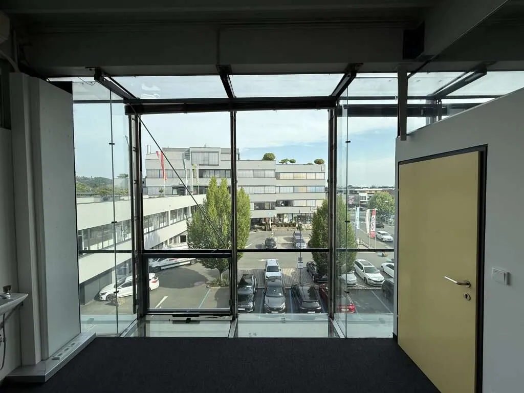 KINDERMANNZENTRUM- 70M2 | EIGENE TOILETTE | SOZIALRAUM | KLIMAANLAGE | WARTEBEREICH | - Ansicht 2