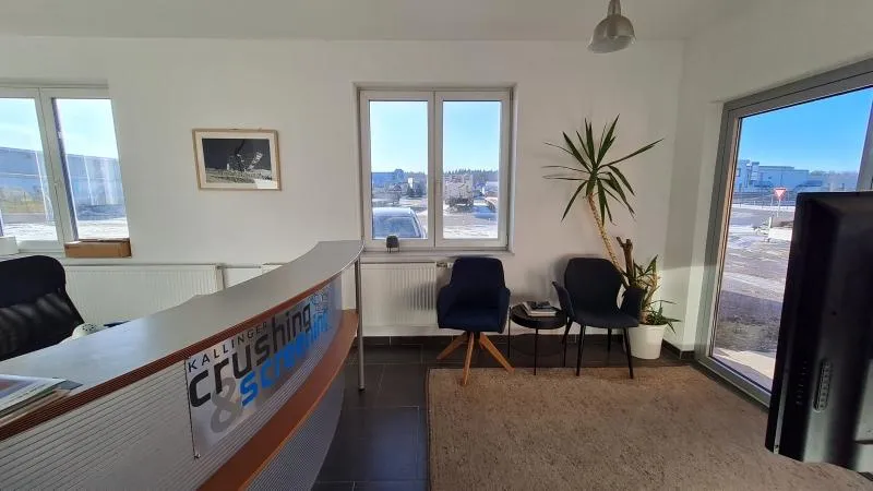 Neuer Preis! Betriebshallen mit diversen Büroräumlichkeiten! - Ansicht 3