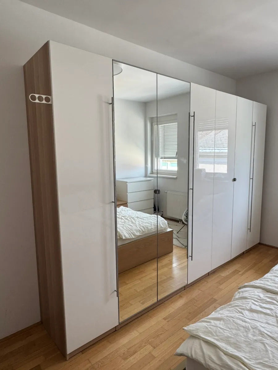 IKEA PAX Kleiderschrank-System 3,5m - Weiß Hochglanz + Spiegeltüren, durchdachte Innenausstattung, Premium Ausstattung, € 500,- (1180 Wien)