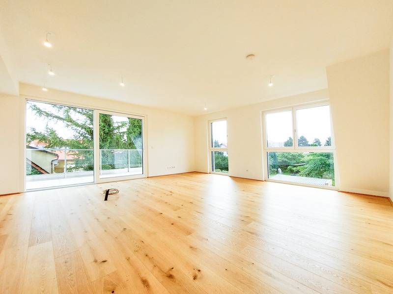 Modernes Dachgeschoss mit 2 Zimmer, Balkon und der Alten Donau vor der Haustüre, Wien