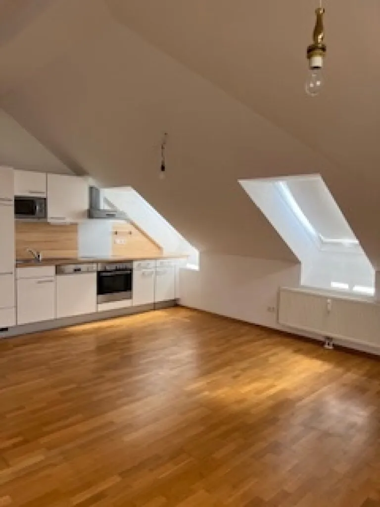 ANLEGERWOHNUNG (derzeit vermietet): Schöne Dachgeschosswohnung, in bester Stadtlage Nähe der Universitäten im Bezirk Graz Leonhard, gepflegt mit guter Ausstattung - 58.85m² - Ansicht 3