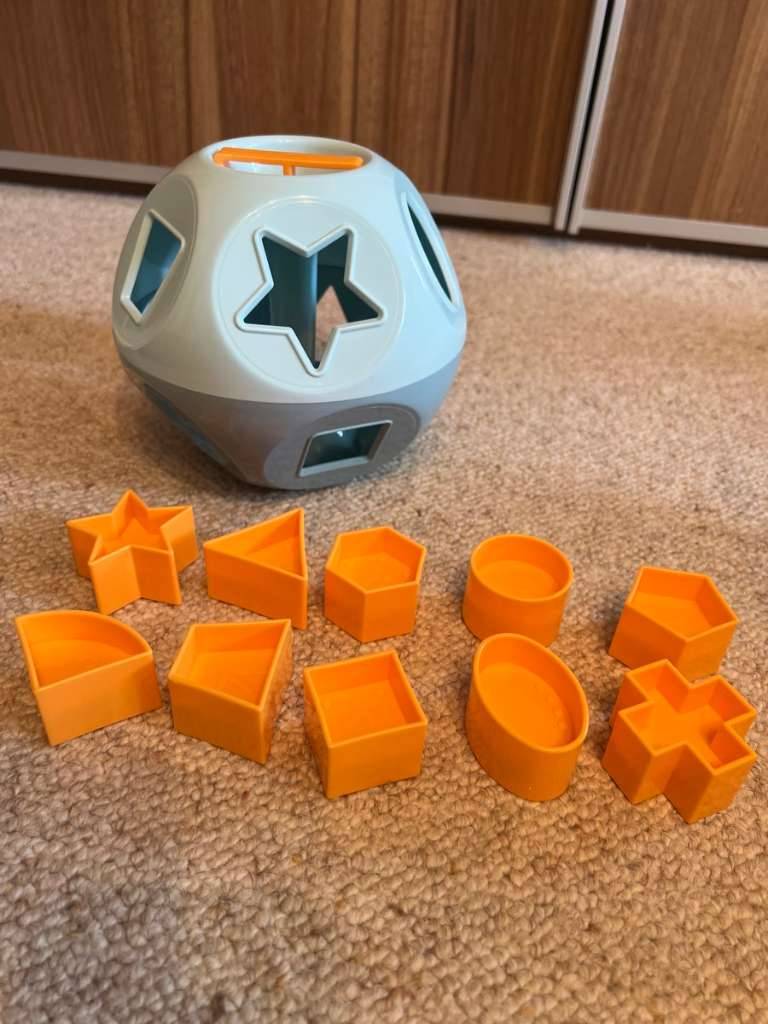 Tupperware Shape-O Toy blau, € 30,- (8010 Geidorf)