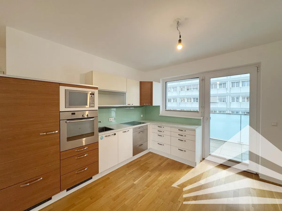 Schöne, gut aufgeteilte 3-Zimmer Wohnung mit Balkon und Loggia in Bahnhofsnähe! - Widok 2