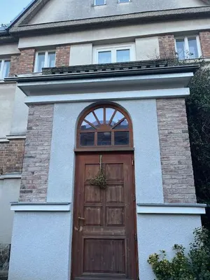 9-Zimmer-Immobilie mieten in Wien – 300 m², € 4.000 – Bild 1 von 3