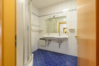 6-Zimmer-Wohnung kaufen in Gmunden – 135 m², € 370.000 – Bild 10 von 12