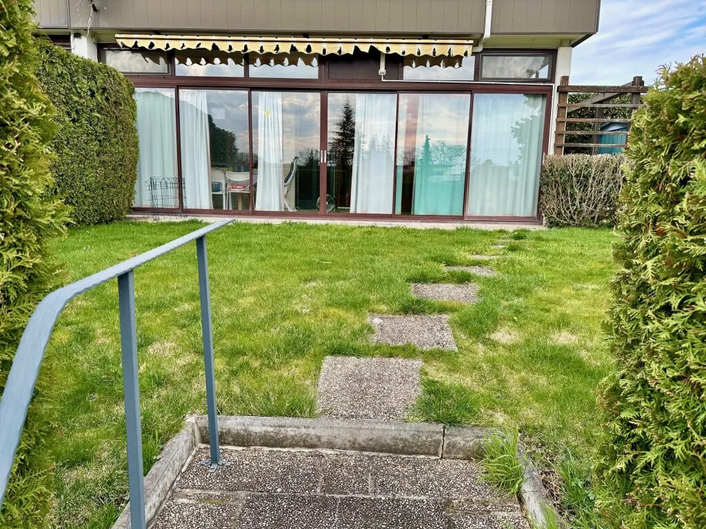 PREISREDUKTION ! Herrliche Seeparzelle (Kafkasee 1) mit Bungalow, Himberg