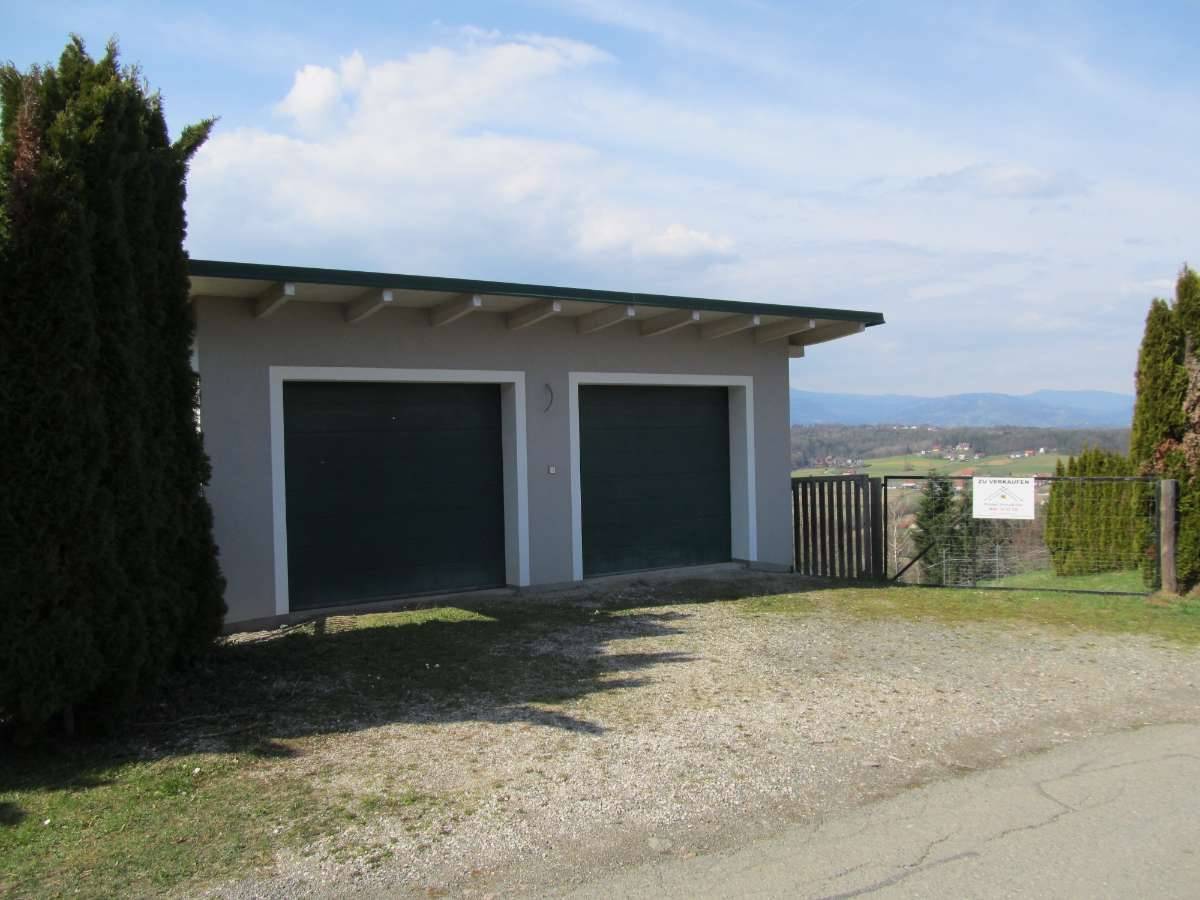 * GRUNDSTÜCK MIT BESTEHENDER DOPPELGARAGE IN RUHIGER HÖHENLAGE MIT SCHÖNER AUSSICHT - VORENTWURF FÜR EIN EINFAMILIENWOHNHAUS VORHANDEN * - Ansicht 2