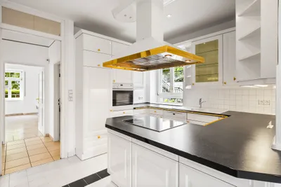 6-Zimmer-Haus mieten in Mödling – 270 m², € 4.195 – Bild 4 von 18