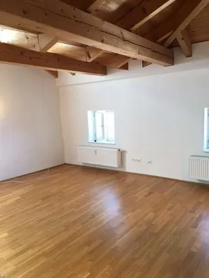 1-Zimmer-Wohnung mieten in Hallein – 53 m², € 890 – Bild 2 von 9