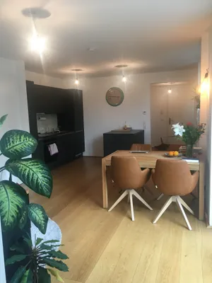 Hochwertige 3-Zimmer-Neubauwohnung mit 30 m² Innenhofterrasse, 2 Bädern und Top-Anbindung im 2. Bezirk – Bild 2
