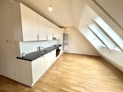 Helle 2 Zimmer Dachgeschosswohnung mit Terrasse + Blick Richtung Innenhof in 1210 Wien zu mieten – Bild 3