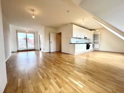Helle 2 Zimmer Dachgeschosswohnung mit Terrasse + Blick Richtung Innenhof in 1210 Wien zu mieten – Bild 2