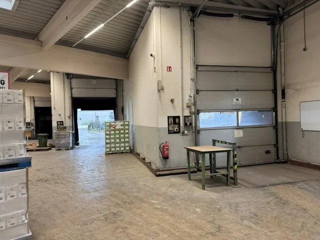 zentral gelegene Lagerhalle 24/7 - Ansicht 2