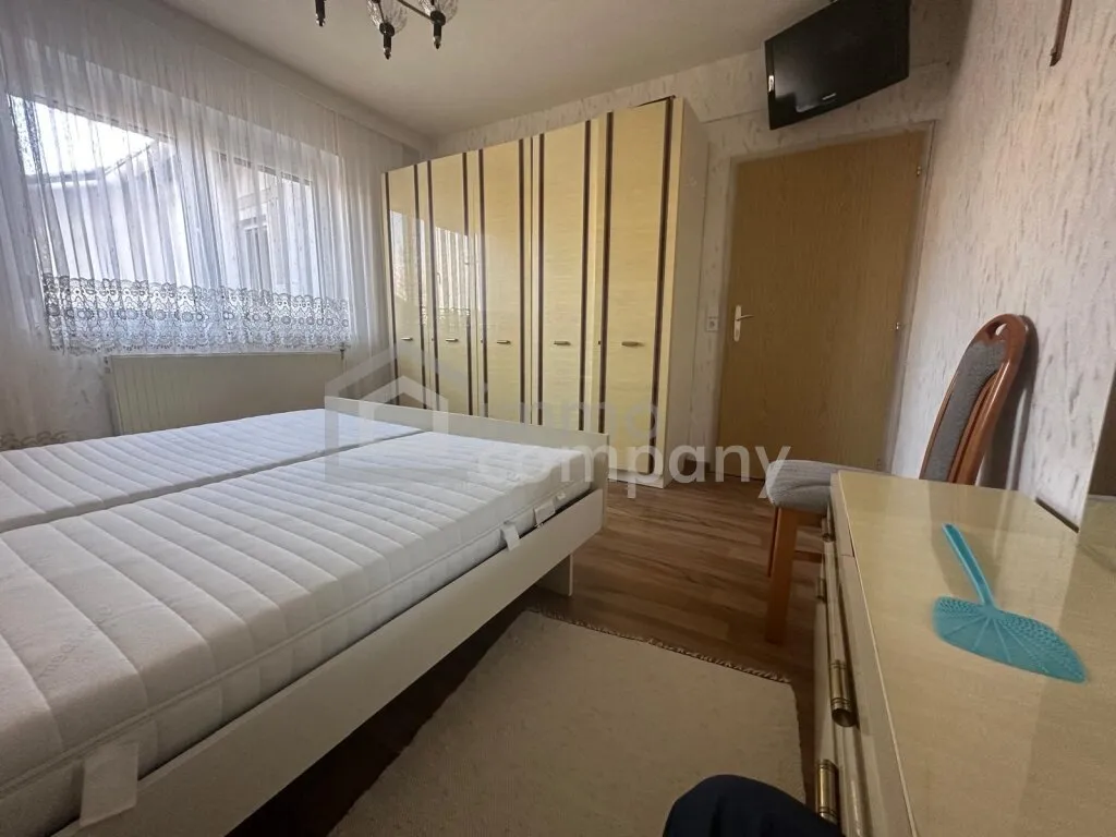 Einfamilienhaus zum träumen! 4 Zimmer, Garten, Balkon & 2 Garagen! - Ansicht 3