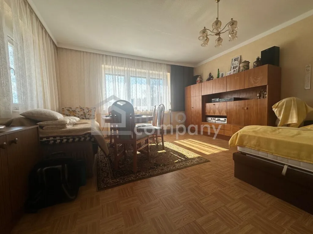 Einfamilienhaus zum träumen! 4 Zimmer, Garten, Balkon & 2 Garagen! - Ansicht 2