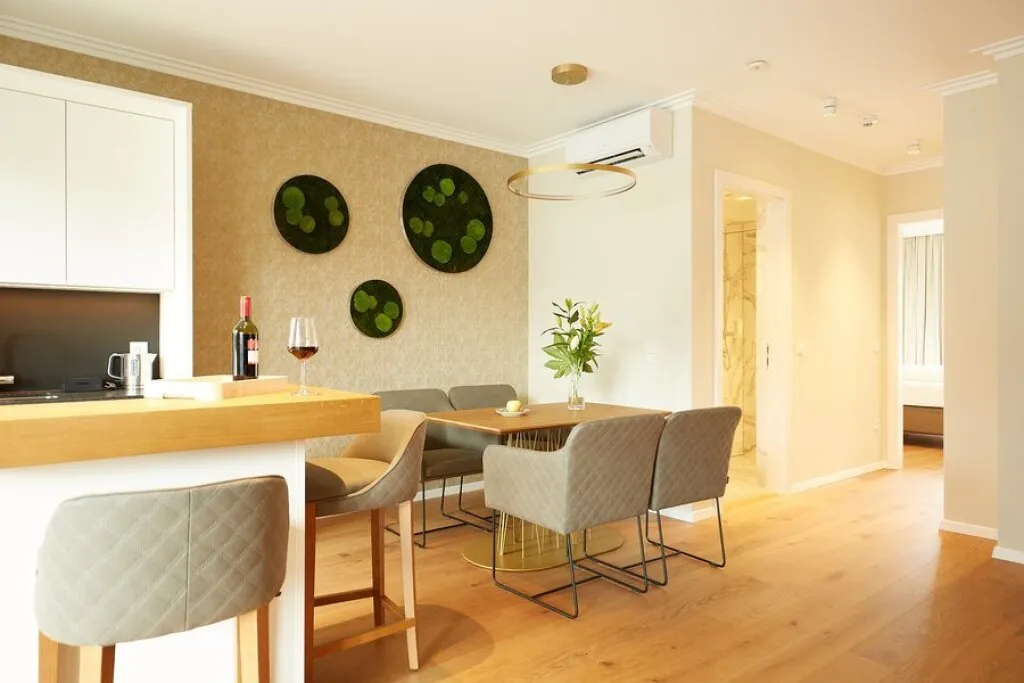 STYLISCH & MODERN - Wohnung mit Balkon od. Terrasse neben U3 – pohled 2