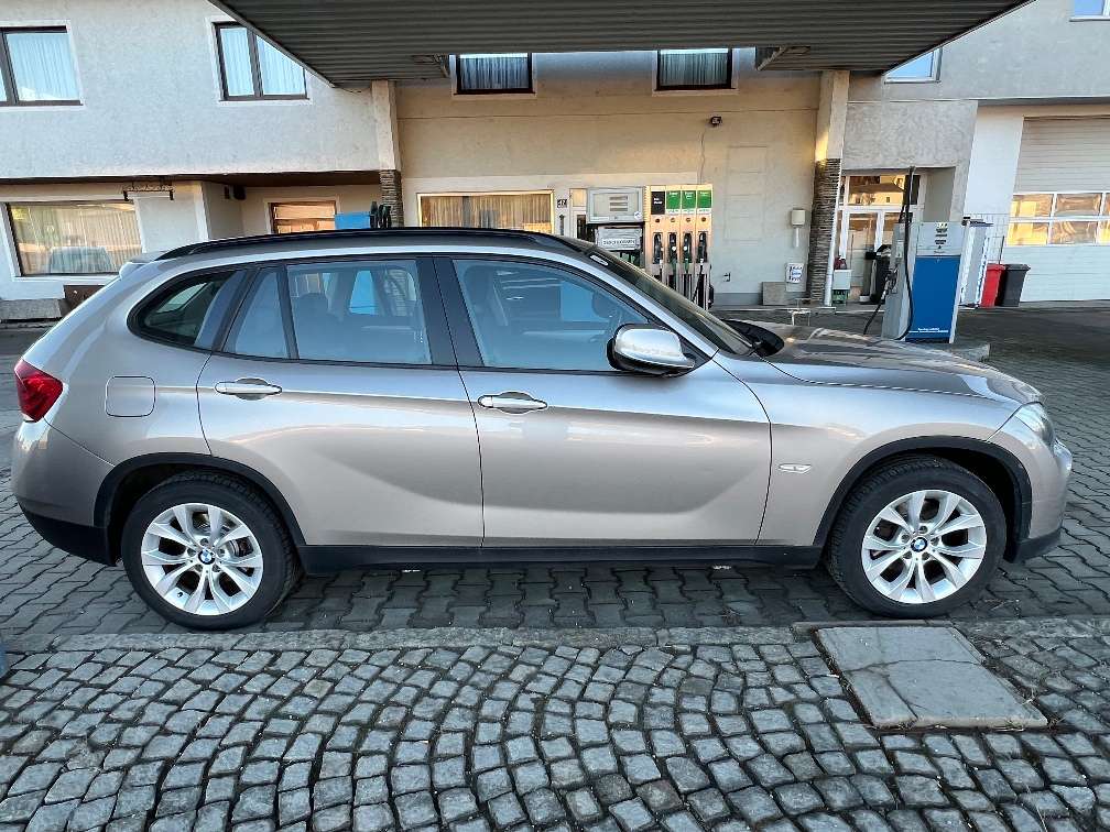 (verkauft) BMW X1 xDrive18d Aut. SUV / Geländewagen