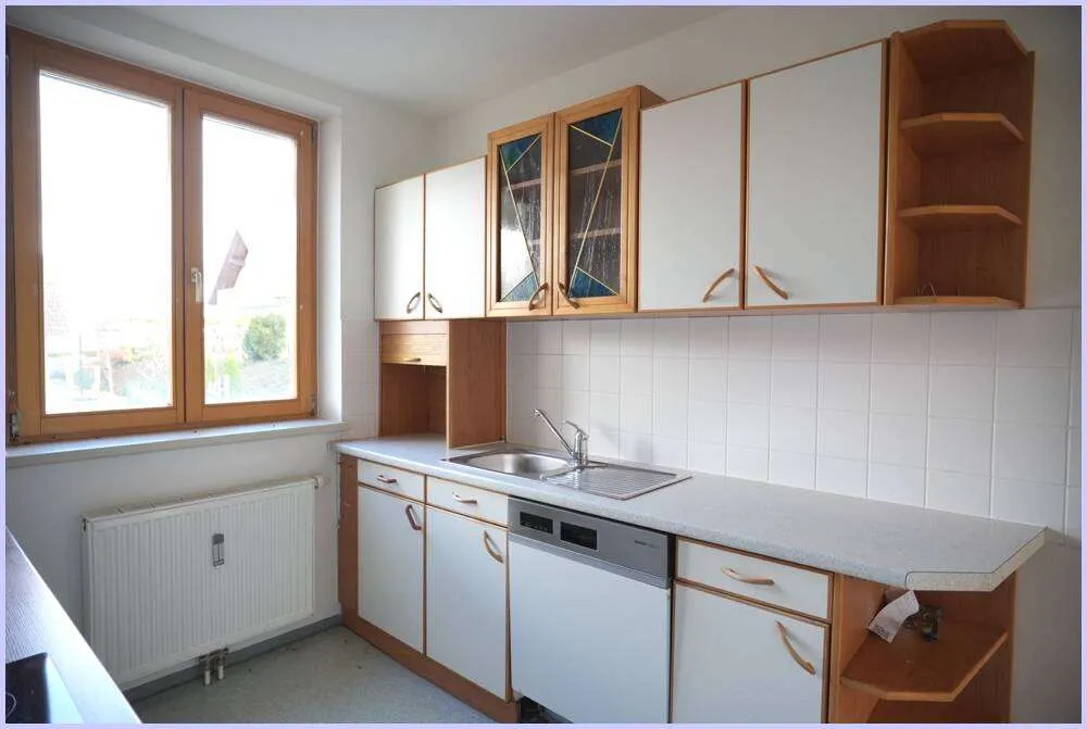 Gemütliche helle 3 Zimmer Wohnung, EG mit Gartenbenützung, Küche, 2 SZ, Parkplatz, Terrasse, Keller. – pohled 2