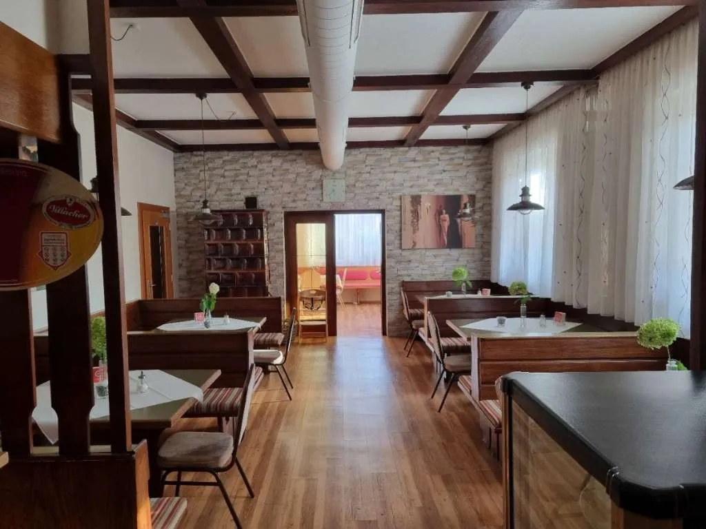 Vielseitiges Gastronomieobjekt - bereit für Ihr Konzept! Inkl. Option auf sanierte 76 m² Wohnung im OG! - Ansicht 2