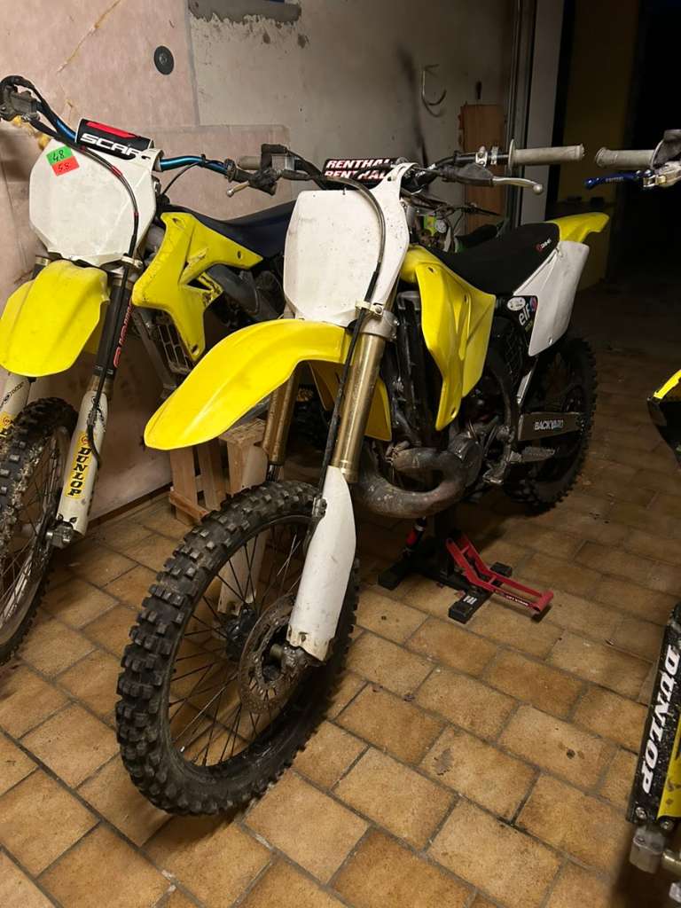 Suzuki RM 250 Motocross