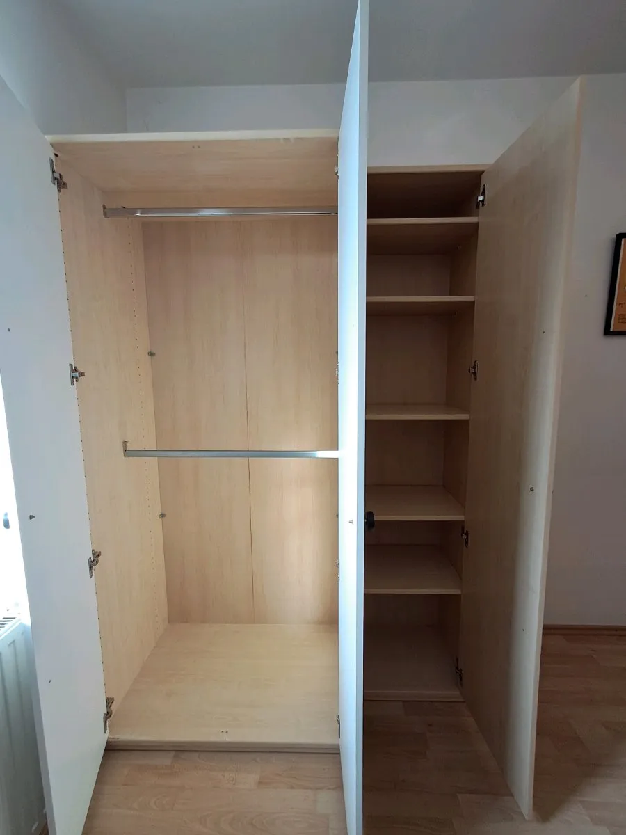 Kleiderschrank 140 breit, 200 hoch, € 50,- (2514 Traiskirchen)