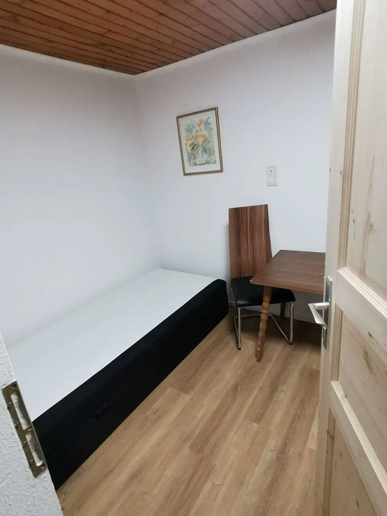 Kleines Pendlerzimmer / Arbeiterzimmer in Bad Hall - Ansicht 3
