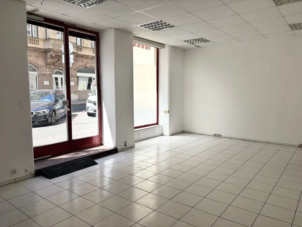 Commercial property, 121 m²