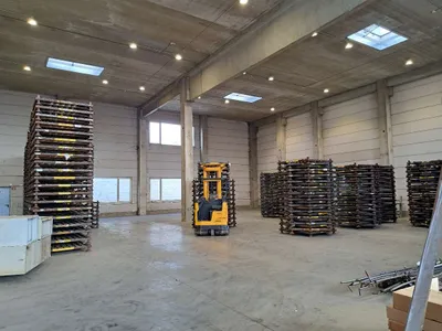 Gewerbeimmobilie mieten in Wien – 1 300 m², € 9 – Bild 3 von 3