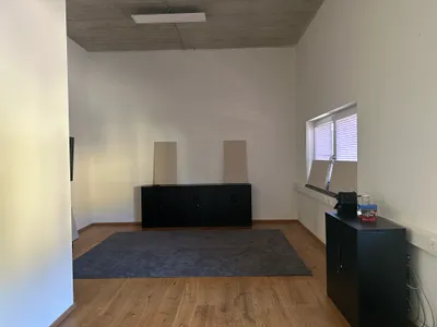 1-Zimmer-Gewerbeimmobilie mieten in Kitzbühel – 30 m², € 485 – Bild 2 von 8