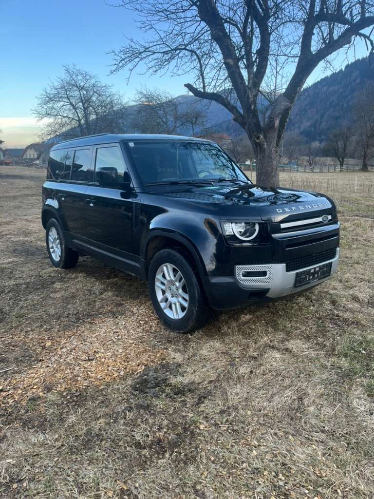 Land Rover Defender D240 S SUV / Geländewagen