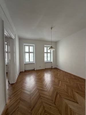 Helle, ruhige 2-Zimmer Wohnung mit Blick ins Grüne