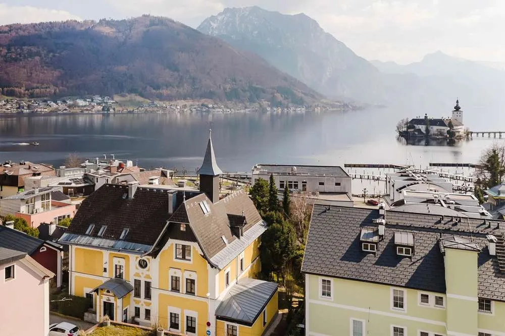 GMUNDEN - Stilvolles Wohnen mit Geschichte! Altbauwohnung in Gründerzeitvilla - Ansicht 3