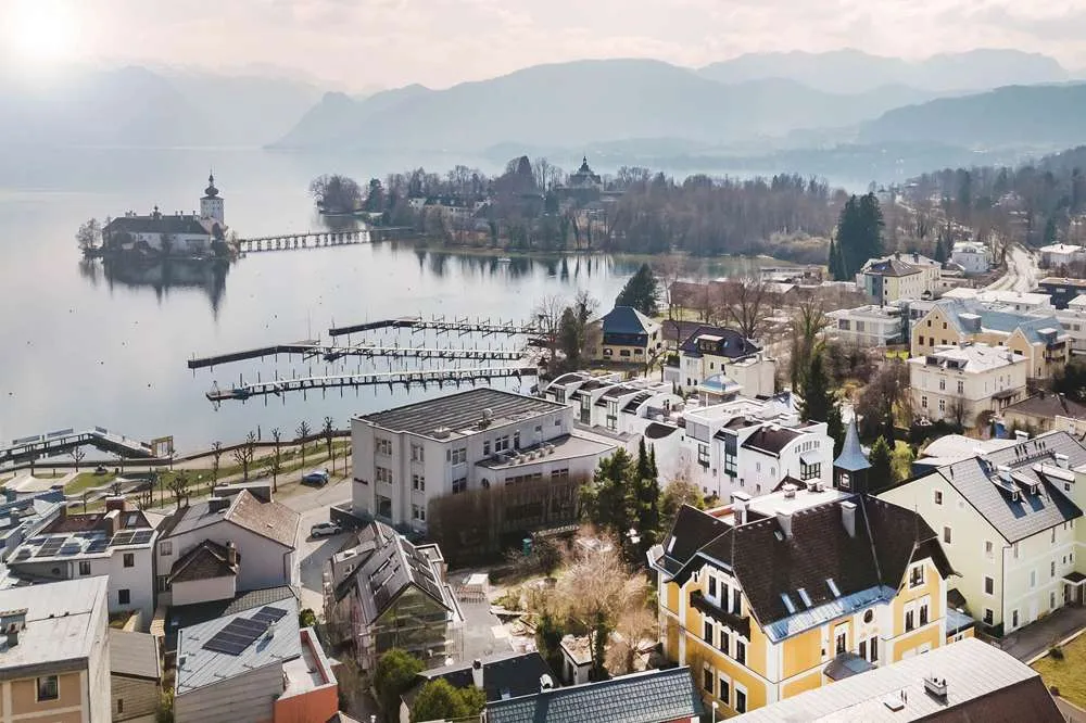 GMUNDEN - Stilvolles Wohnen mit Geschichte! Altbauwohnung in Gründerzeitvilla - Ansicht 2