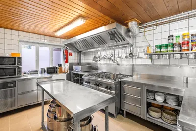 9-Zimmer-Immobilie kaufen in Wiener Neustadt Land – 400 m², € 690.000 – Bild 6 von 12