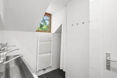 9-Zimmer-Immobilie kaufen in Wiener Neustadt Land – 400 m², € 690.000 – Bild 10 von 12