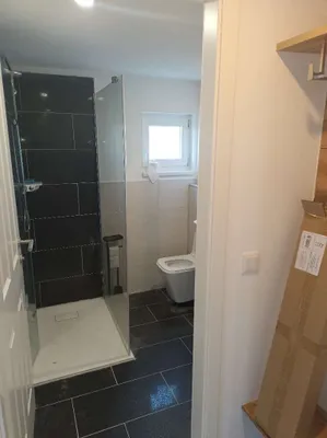1-Zimmer-Haus mieten in Neunkirchen – 35 m², € 590 – Bild 4 von 35