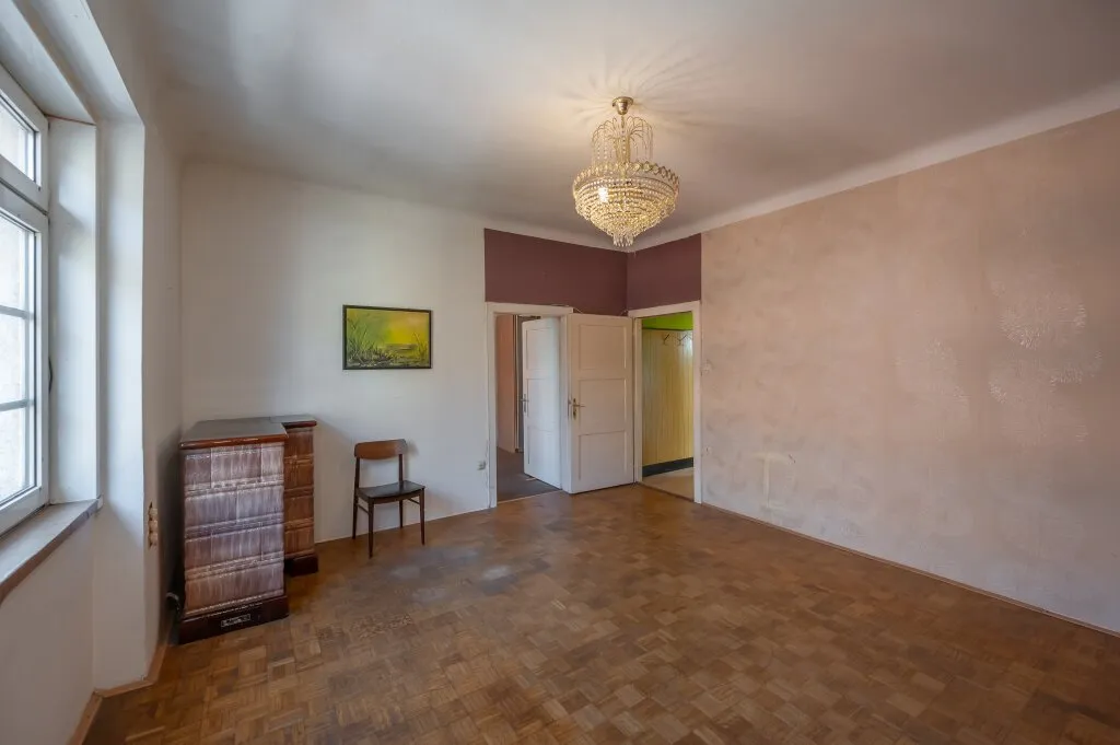 ++NEU++ Potential: 2-Zimmer Altbau-Wohnung (renovierungsbedürftig) mit getrennter Küche - Ansicht 3