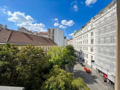 Großzügige 5-Zimmer-Altbauwohnung in zentraler Lage bei der Kirchengasse – Bild 2